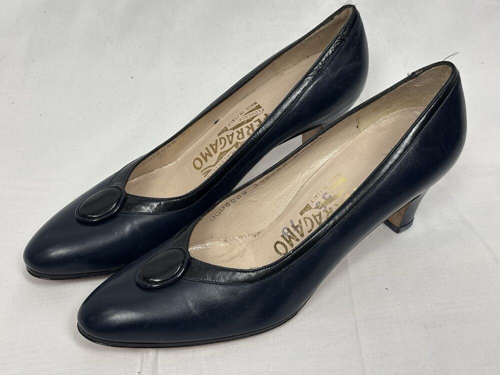 Salvatore Ferragamo Navy Women’s 6.5 AAA Leather Buckle Pumps Heel Y2K Vintage